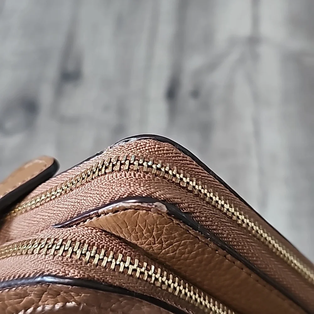 Coach Cambell Doble Zip Wallet